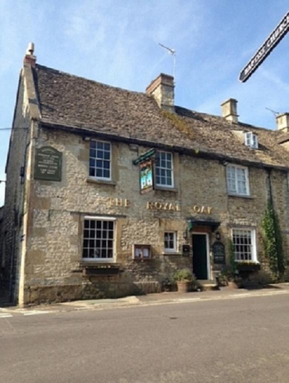 The Royal Oak Burford Bed & Breakfast Bagian luar foto