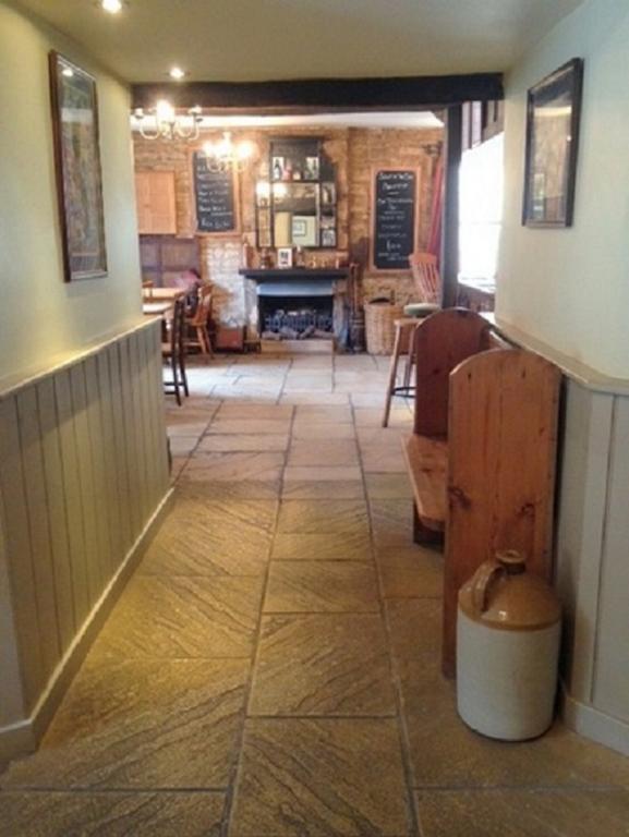 The Royal Oak Burford Bed & Breakfast Bagian luar foto